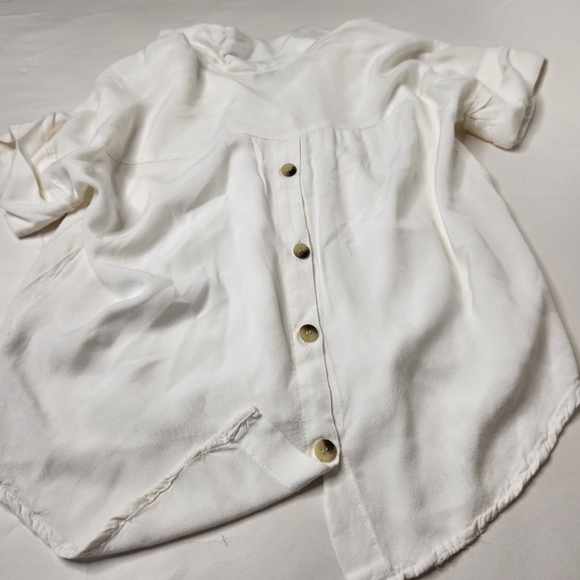 SIM & Sam Women's Size Small White Blouse Button Back - Picture 5 of 7